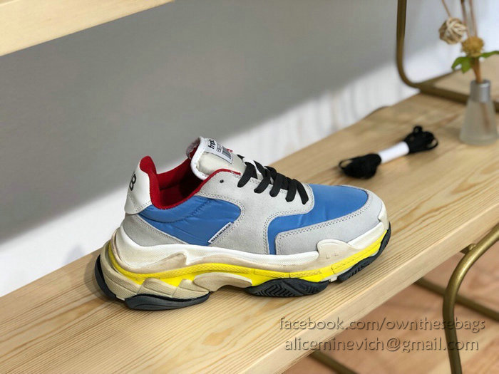 Balenciaga Triple S Sneakers B811063D