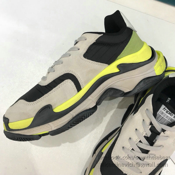 Balenciaga Triple S Sneakers B811063E