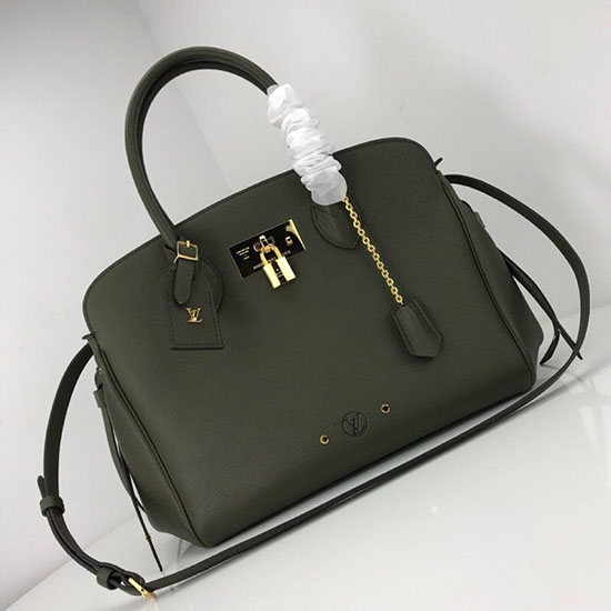 Louis Vuitton Veau Nuage Leather Milla MM Green M51685