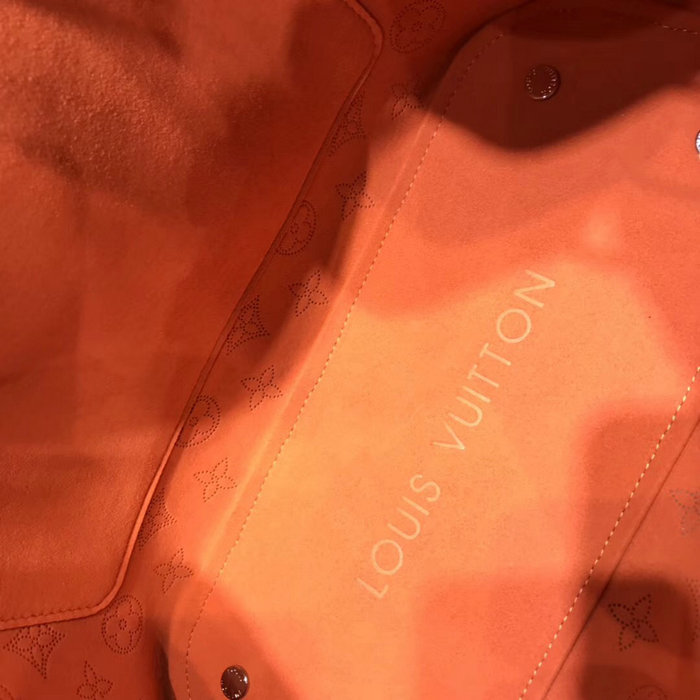 Louis Vuitton Mahina Leather Girolata Blue M54401