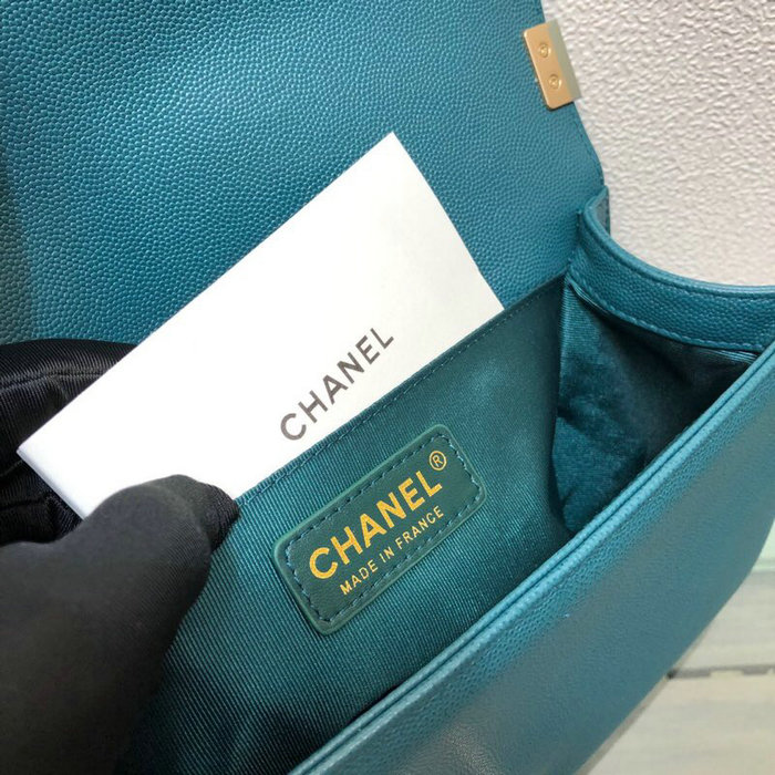 Medium Chanel Chevron Grain Calfskin Boy Bag Green A67086
