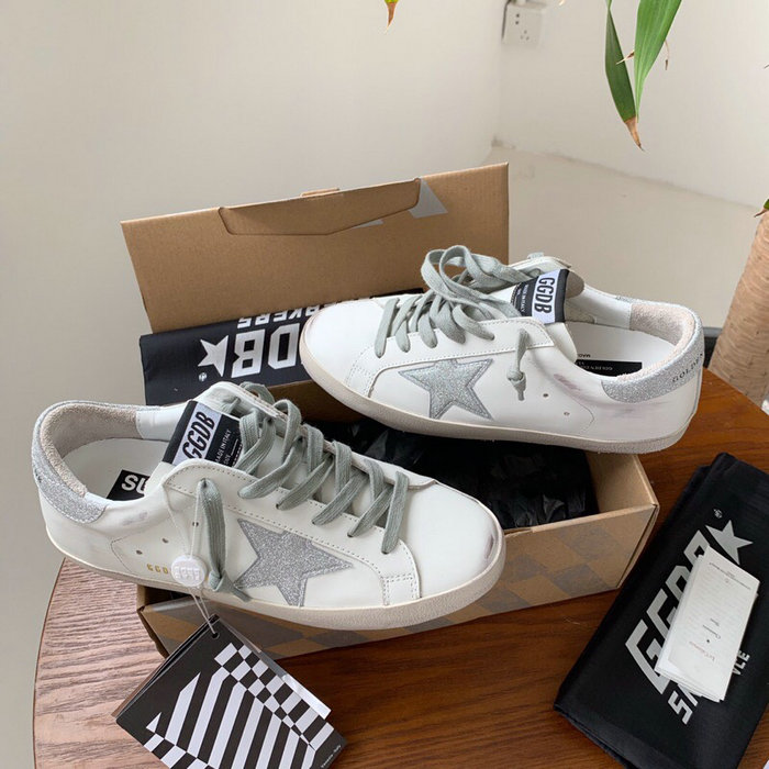 Golden Goose Calfskin Sneaker GG07703