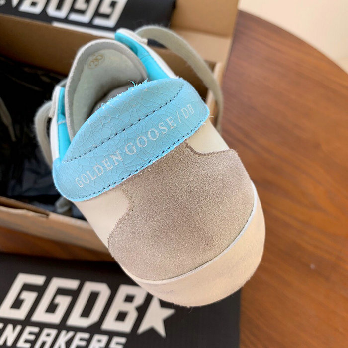 Golden Goose Calfskin Sneaker GG07705