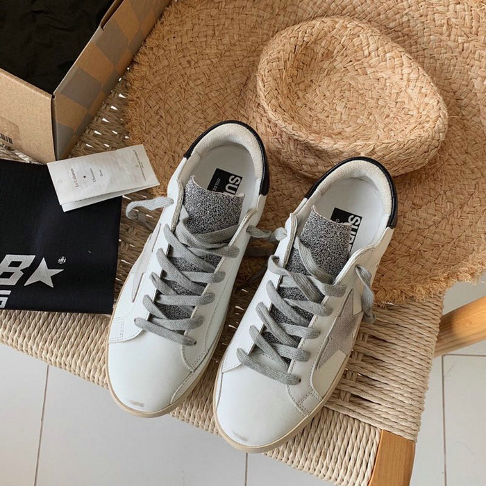 Golden Goose Calfskin Sneaker GG07708