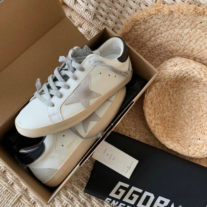 Golden Goose Calfskin Sneaker GG07708