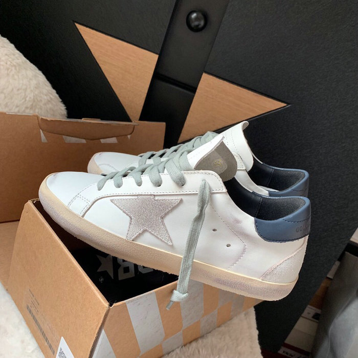 Golden Goose Calfskin Sneaker GG07713