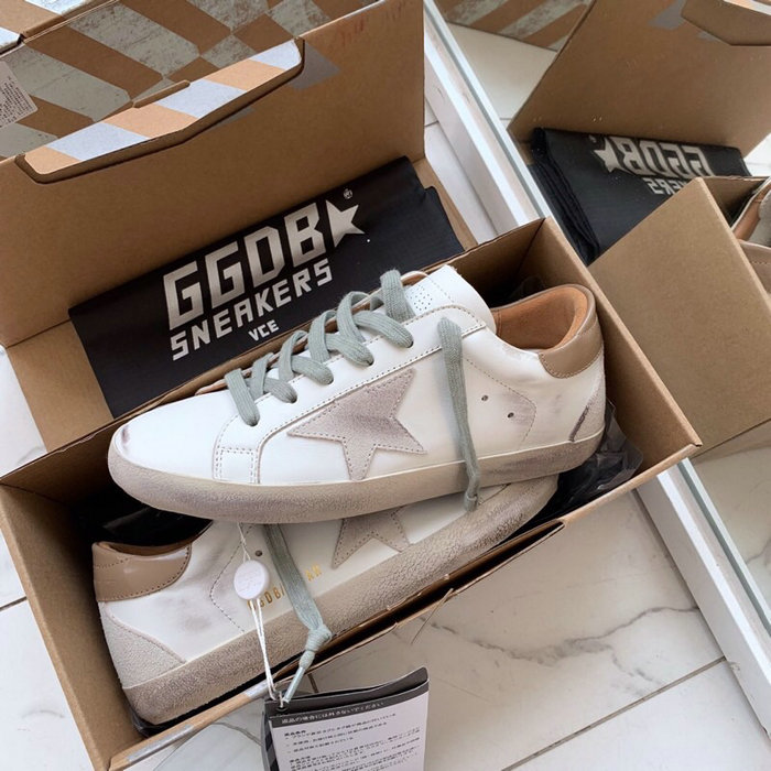 Golden Goose Calfskin Sneaker GG07714