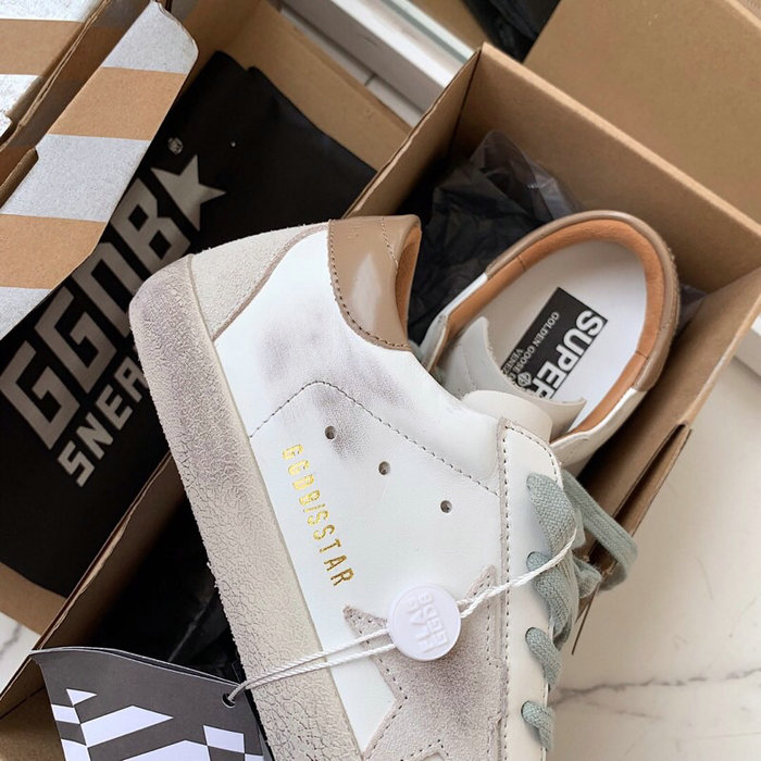 Golden Goose Calfskin Sneaker GG07714