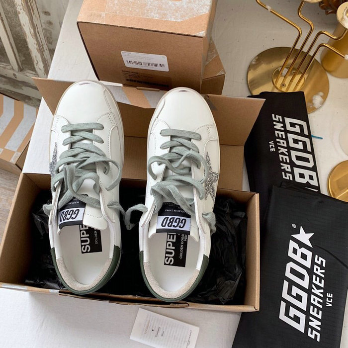 Golden Goose Calfskin Sneaker GG07715