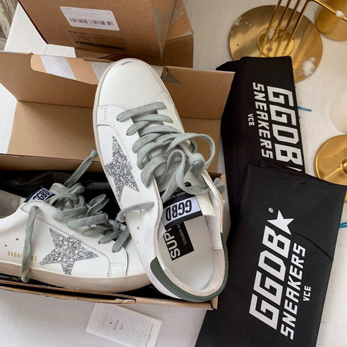 Golden Goose Calfskin Sneaker GG07715