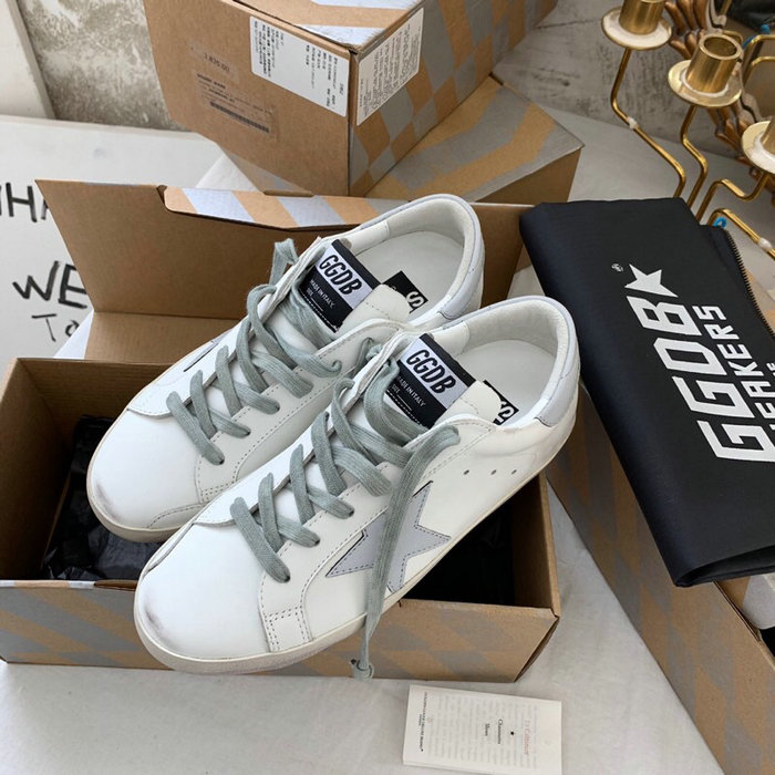 Golden Goose Calfskin Sneaker GG07718