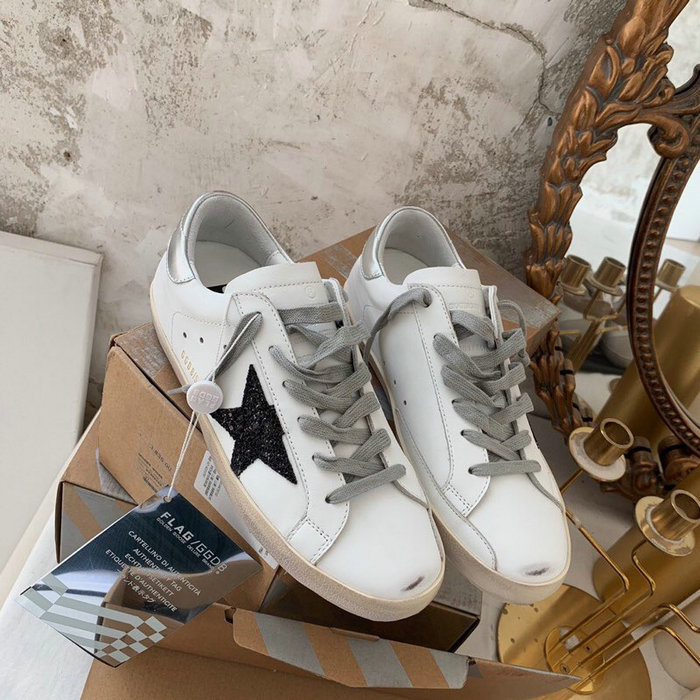 Golden Goose Calfskin Sneaker GG07719