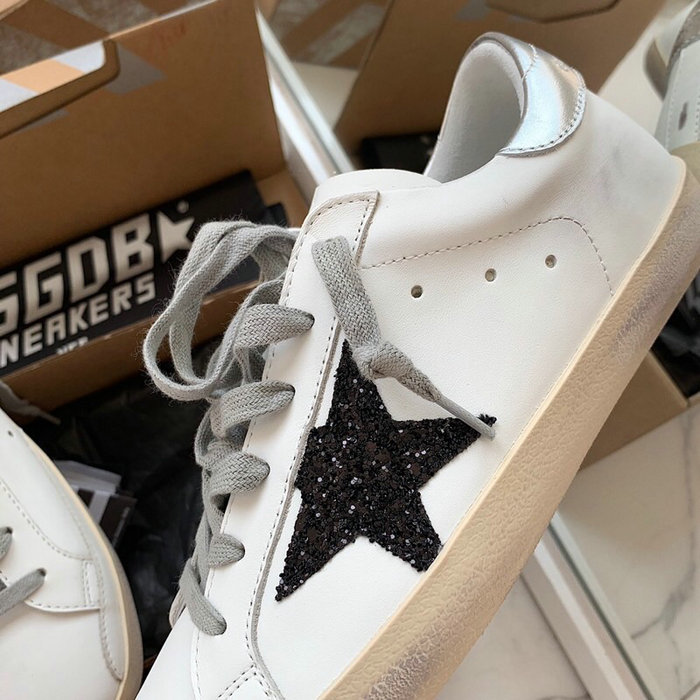 Golden Goose Calfskin Sneaker GG07719