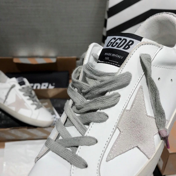 Golden Goose Calfskin Sneaker GG07722