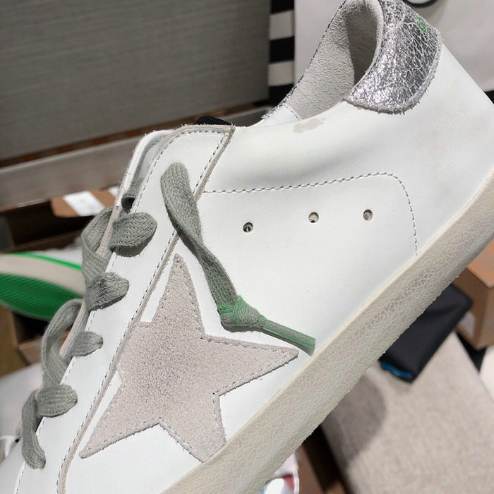 Golden Goose Calfskin Sneaker GG07724