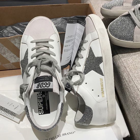 Golden Goose Calfskin Sneaker GG07725