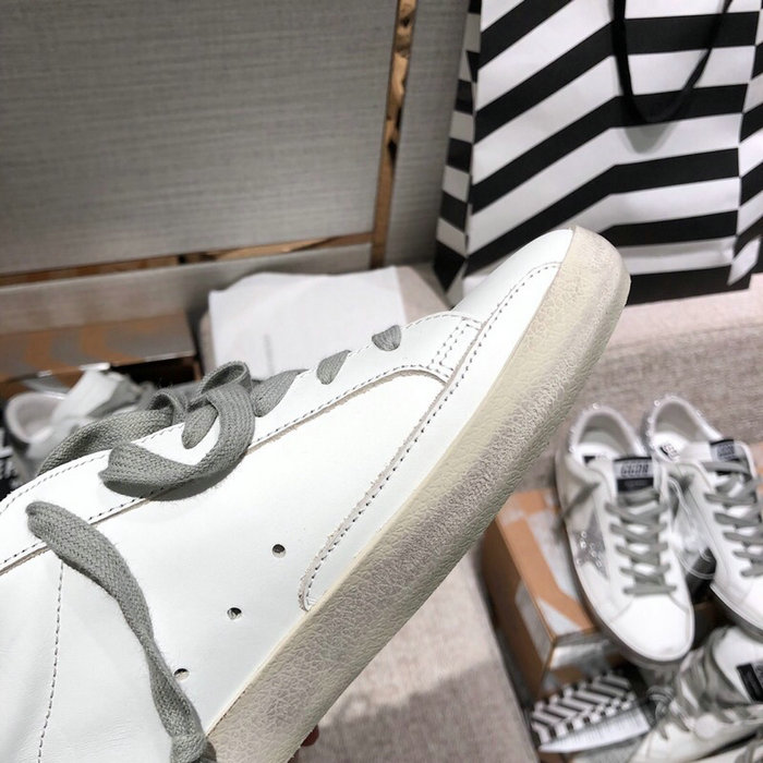 Golden Goose Calfskin Sneaker GG07726