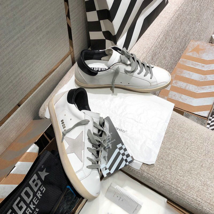 Golden Goose Calfskin Sneaker GG07727