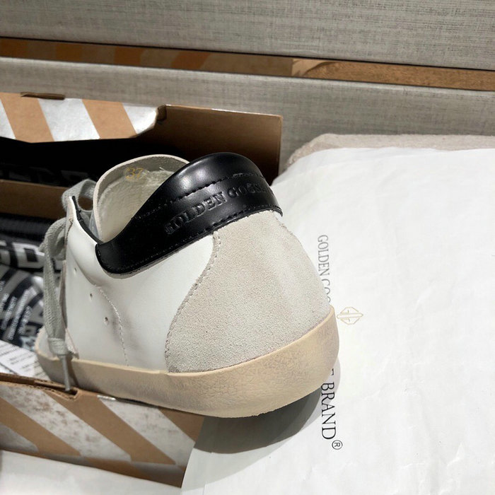 Golden Goose Calfskin Sneaker GG07727