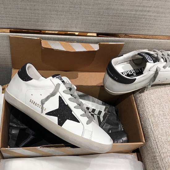 Golden Goose Calfskin Sneaker GG07728