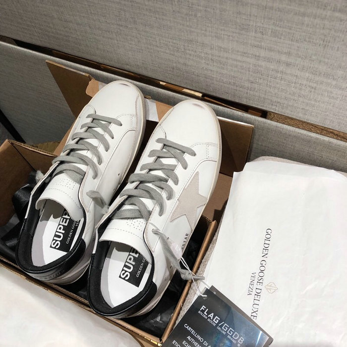 Golden Goose Calfskin Sneaker GG07729