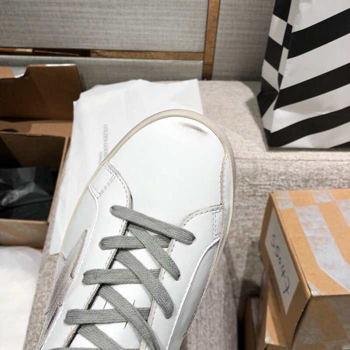 Golden Goose Calfskin Sneaker GG07729