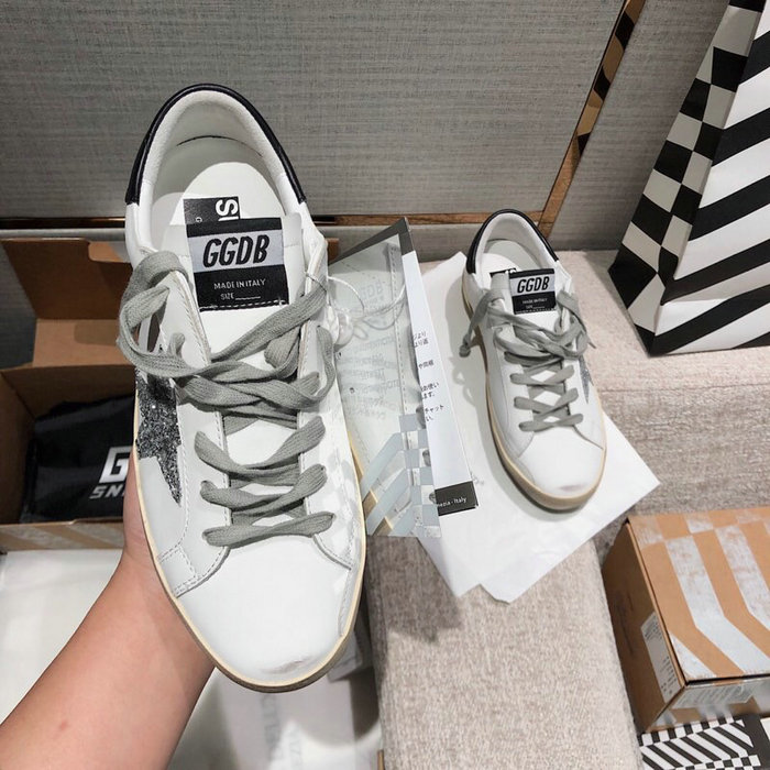 Golden Goose Calfskin Sneaker GG07730