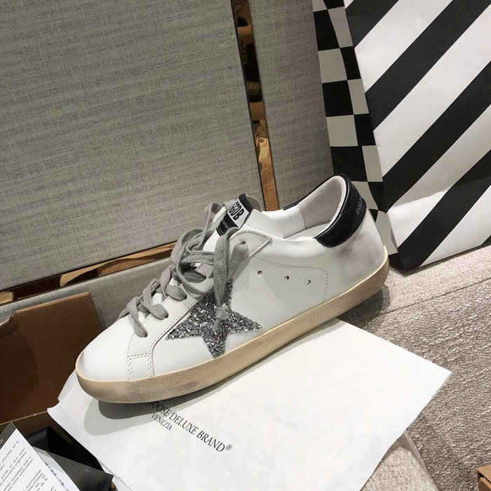 Golden Goose Calfskin Sneaker GG07730