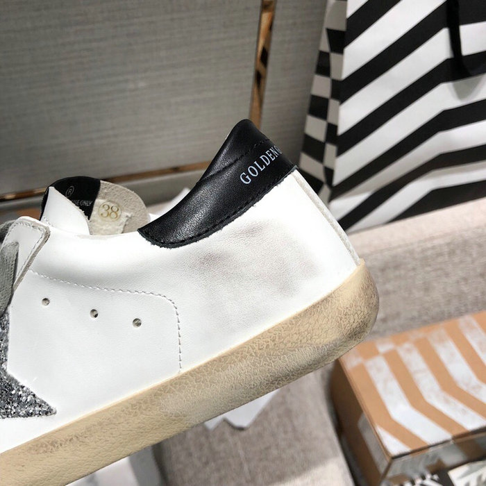 Golden Goose Calfskin Sneaker GG07730