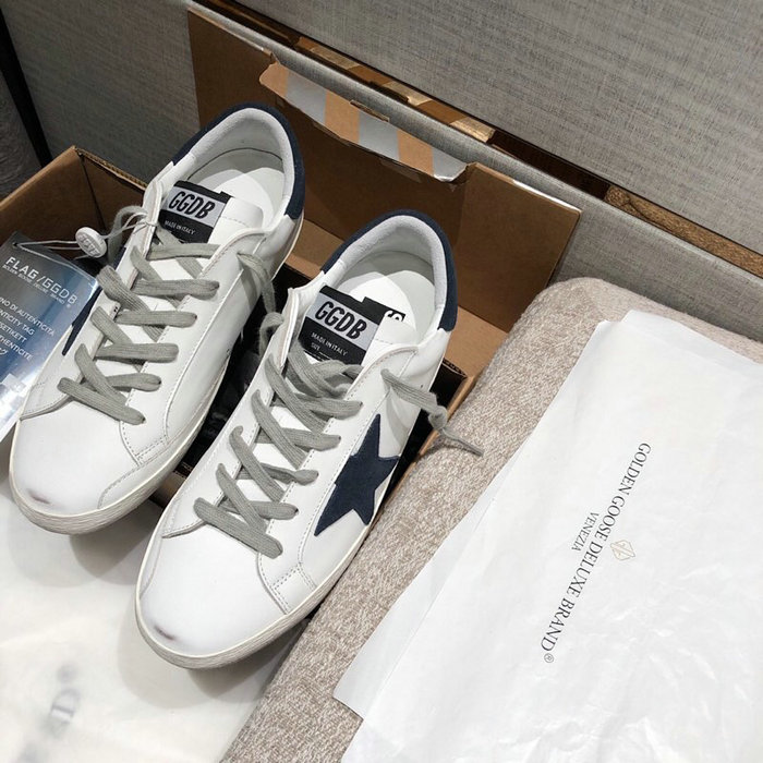 Golden Goose Calfskin Sneaker GG07731