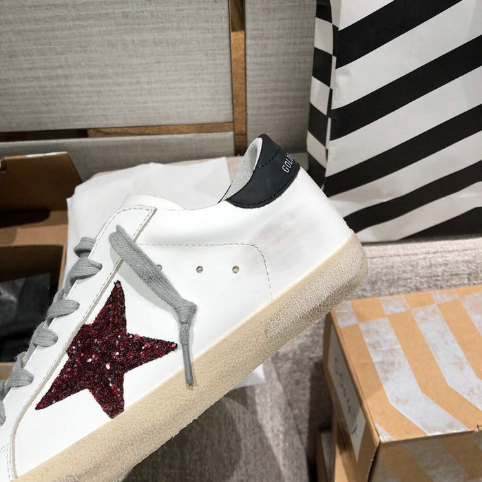 Golden Goose Calfskin Sneaker GG07732