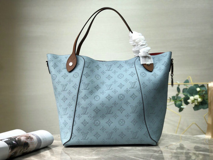 Louis Vuitton Mahina leather HINA PM Blue M53140