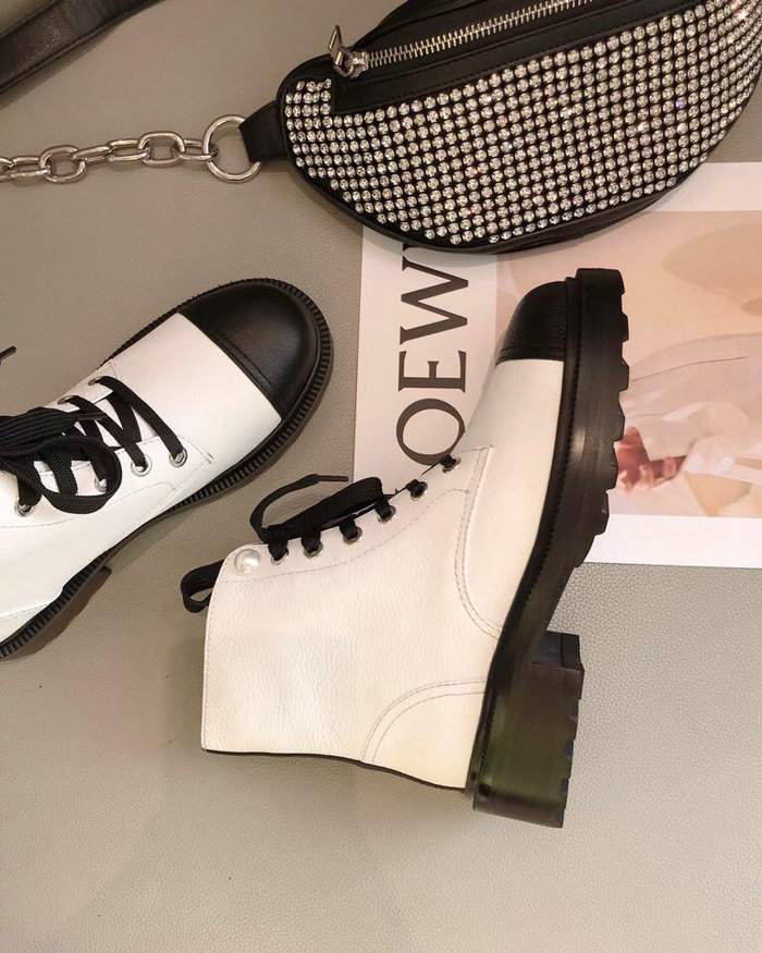 Chanel Grain Calfskin Boot White CS09274