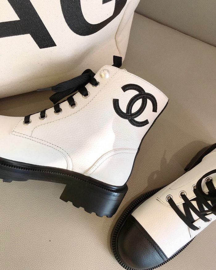 Chanel Grain Calfskin Boot White CS09274