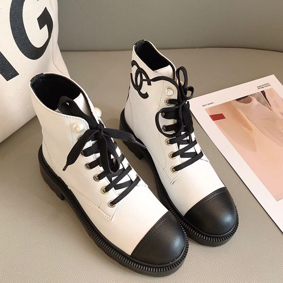 Chanel Grain Calfskin Boot White CS09274