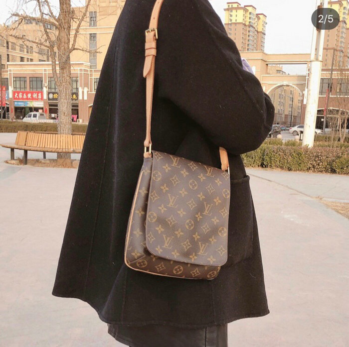 Louis Vuitton Monogram Canvas Messenger Bag M45386