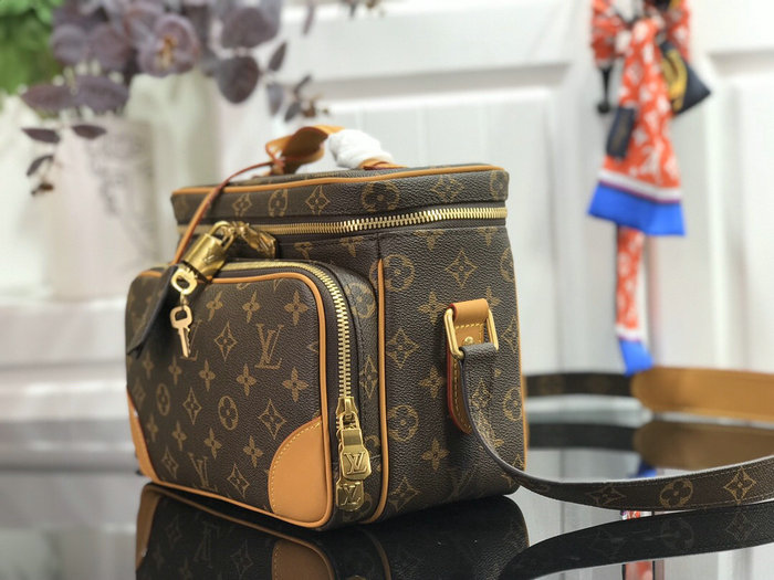 Louis Vuitton Monogram Canvas Bag M44937