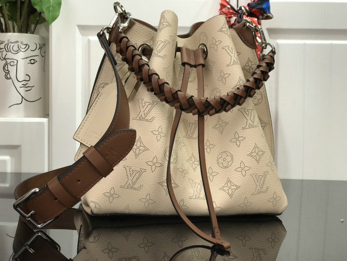 Louis Vuitton Mahina Leather Muria Cream M55801