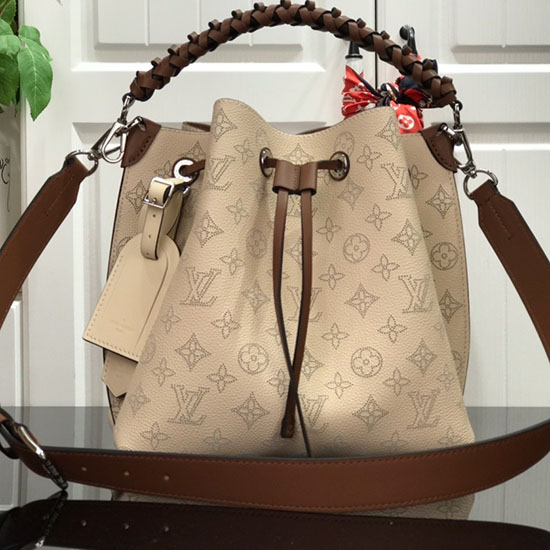 Louis Vuitton Mahina Leather Muria Cream M55801