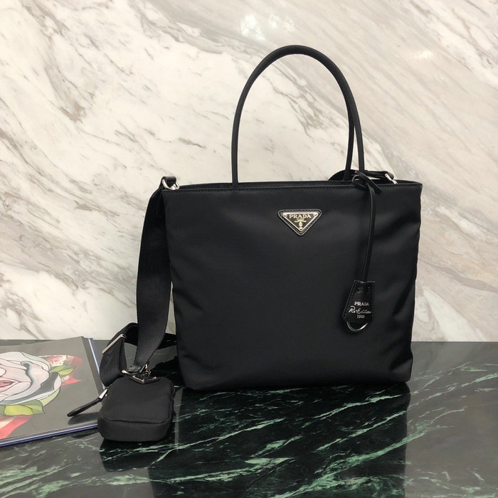 Prada Nylon tote Black 1BG320