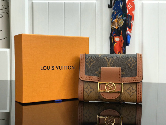 Louis Vuitton Dauphine Compact Wallet M68725