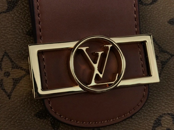 Louis Vuitton Monogram Canvas Dauphine Clutch M441783