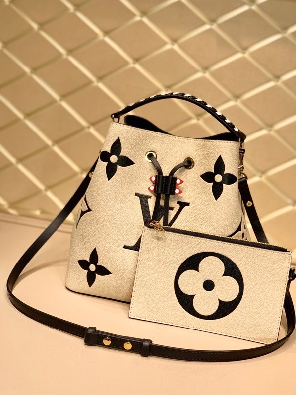 LV Crafty Neonoe MM Cream M56889