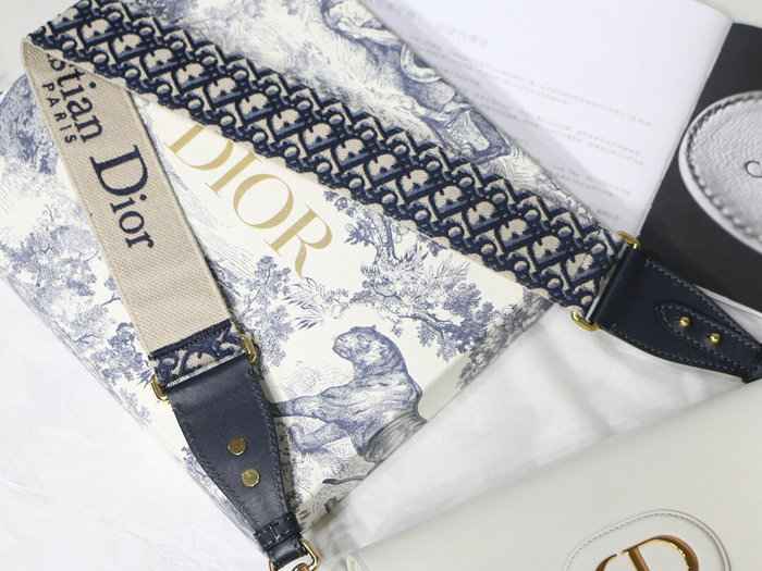 Medium Dior Box Calfskion Bobby Bag White M9319