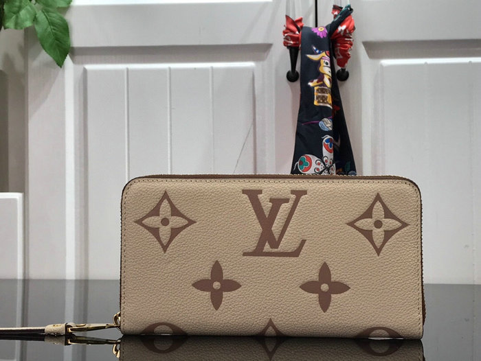 Louis Vuitton Zippy Wallet M80116