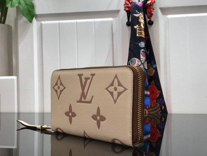 Louis Vuitton Zippy Wallet M80116