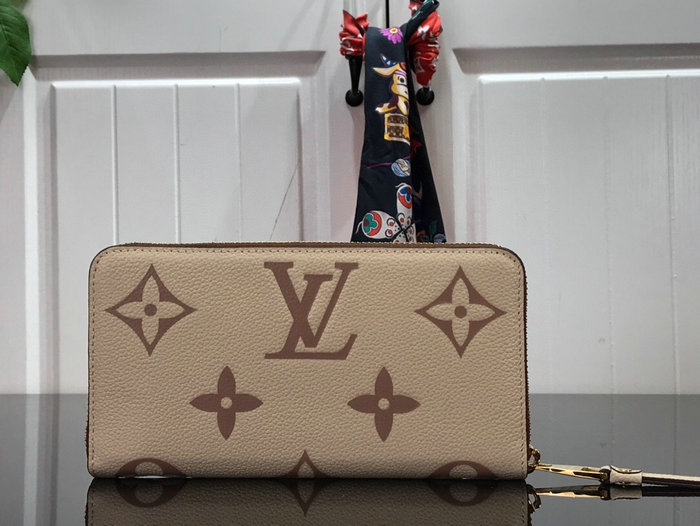 Louis Vuitton Zippy Wallet M80116