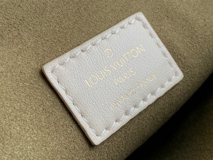 Louis Vuitton Coussin PM White M57913