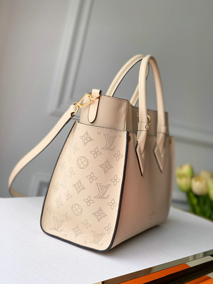 Louis Vuitton On My Side Cream M55802