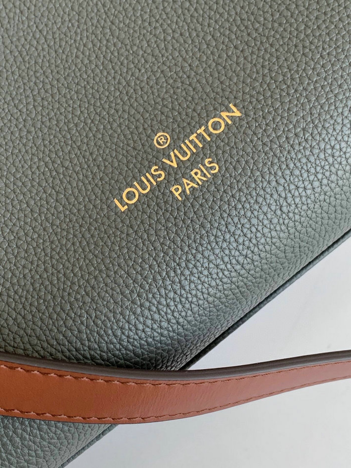 Louis Vuitton On My Side Etain M53823